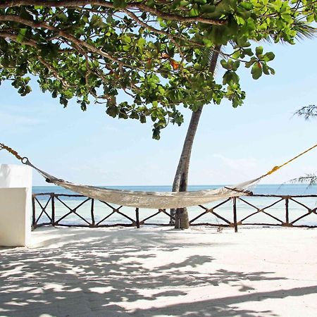 Manolo Beach Resort Уроа Екстериор снимка