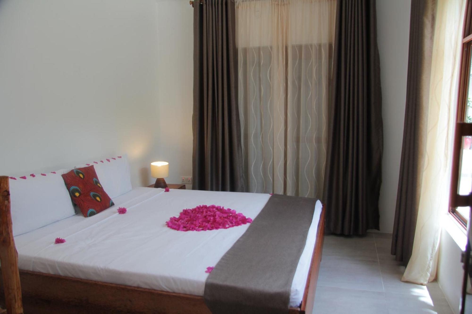 Manolo Beach Resort Уроа Стая снимка