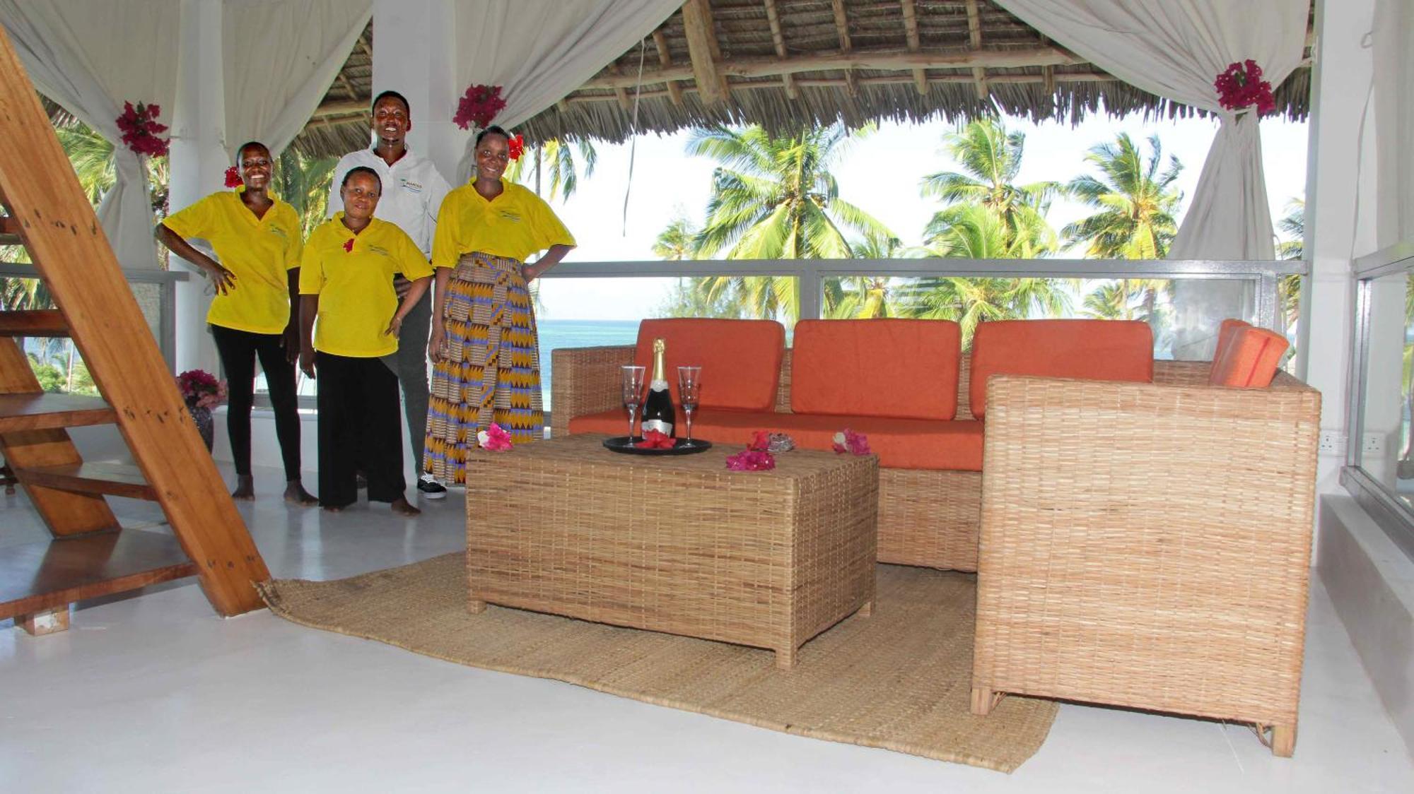 Manolo Beach Resort Уроа Екстериор снимка