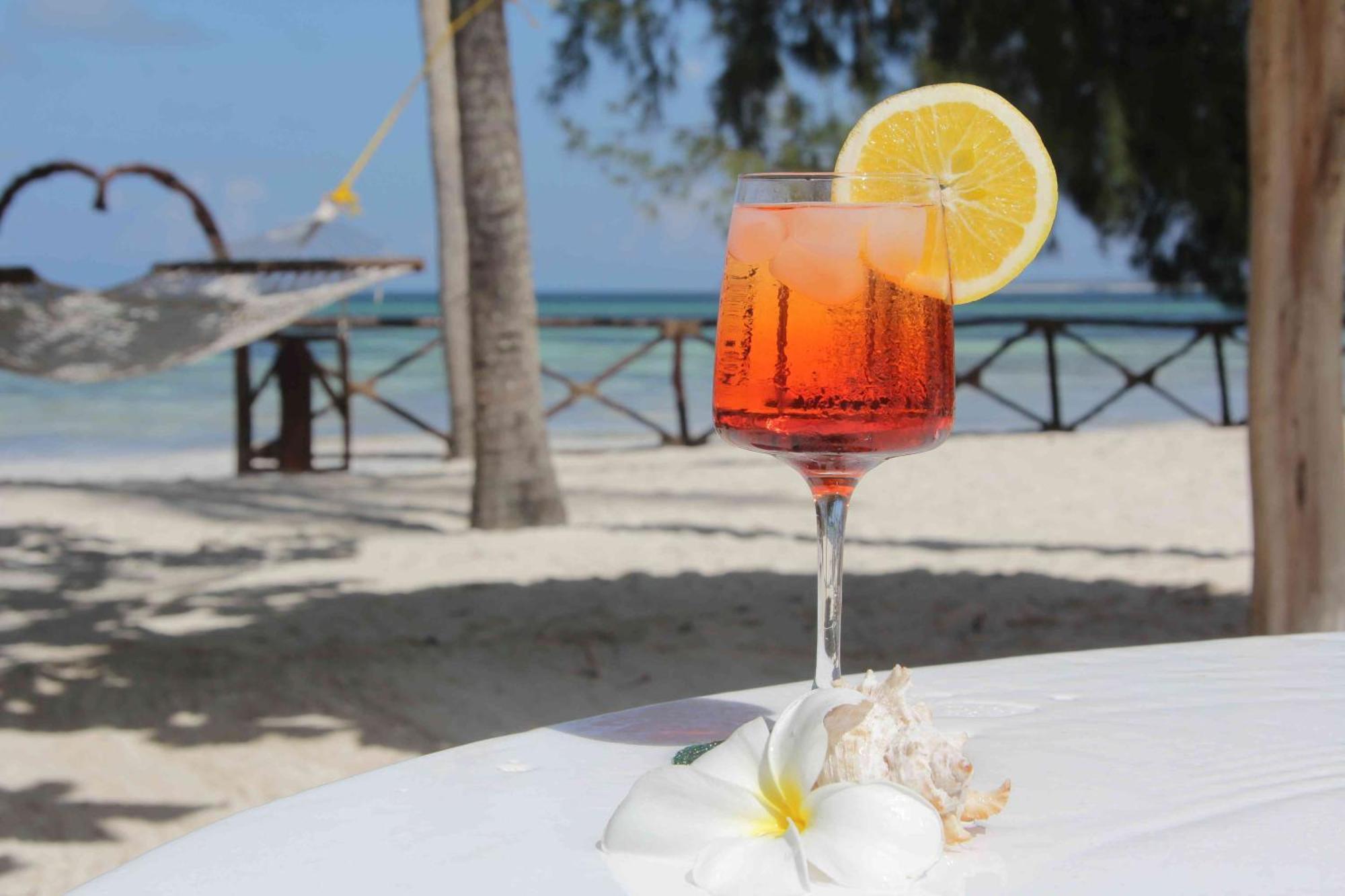 Manolo Beach Resort Уроа Екстериор снимка