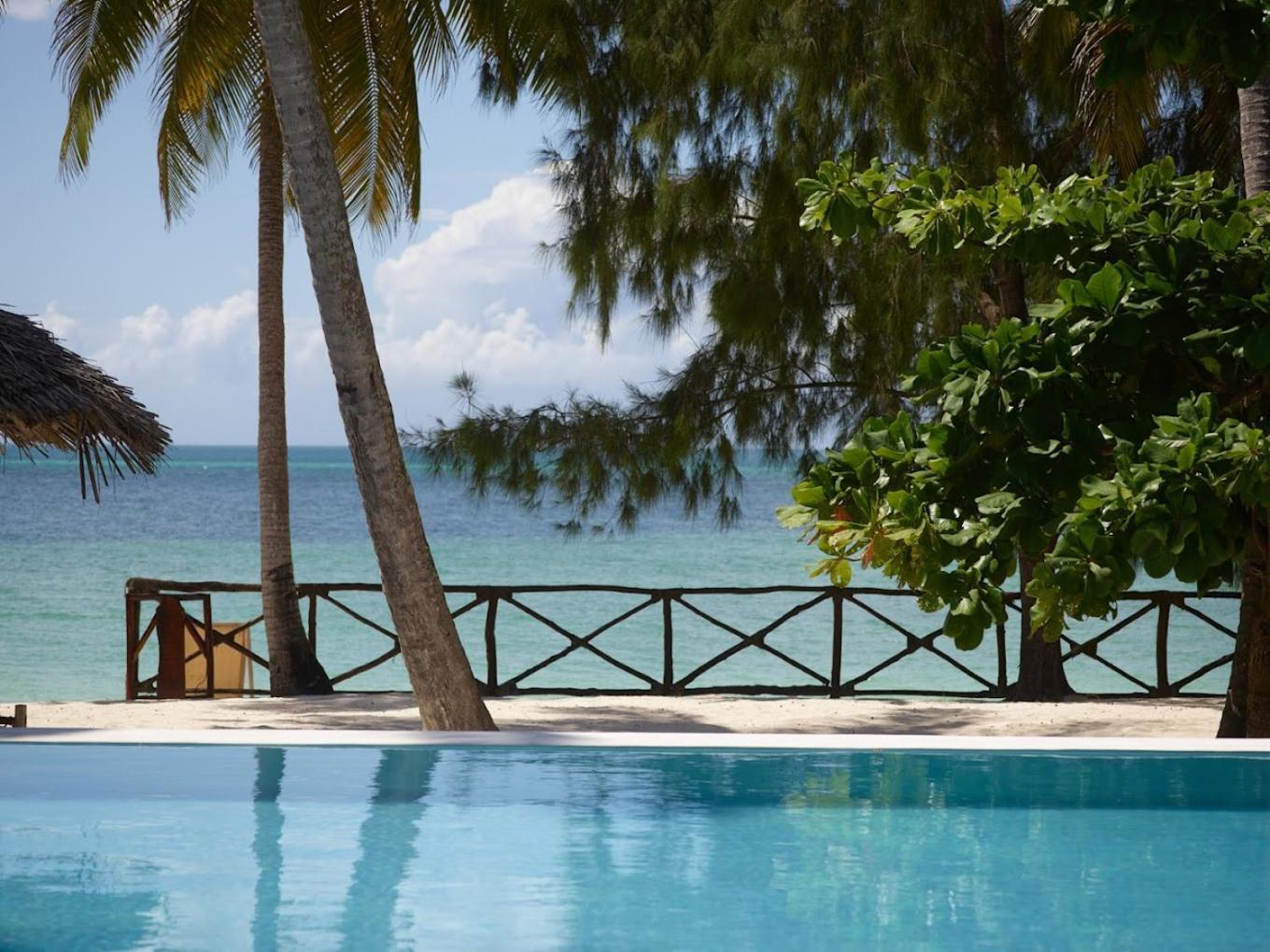 Manolo Beach Resort Уроа Екстериор снимка
