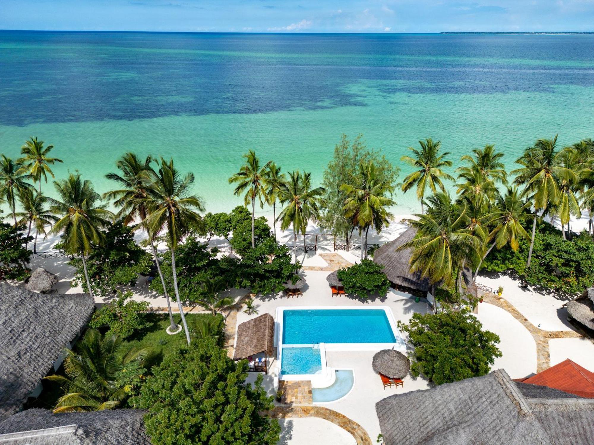 Manolo Beach Resort Уроа Екстериор снимка